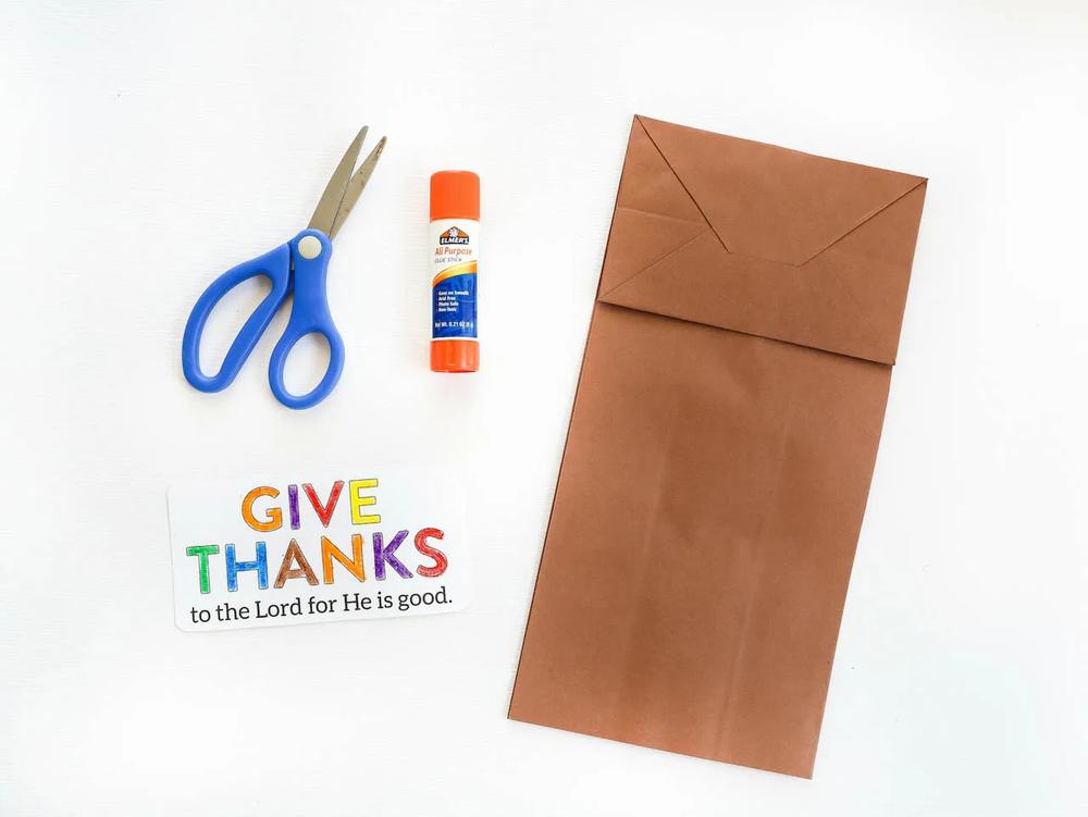 Give Thanks to the Lord Turkey Puppet Craft step 2 part 2