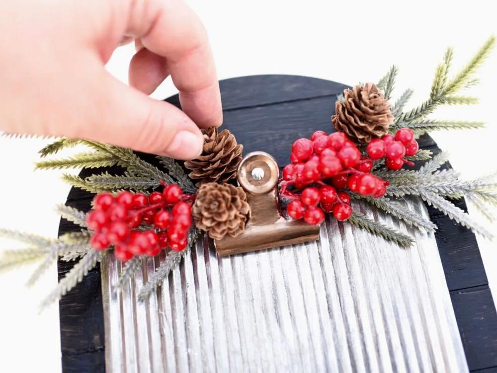 Farmhouse Christmas DIY Clipboard Sign step 6