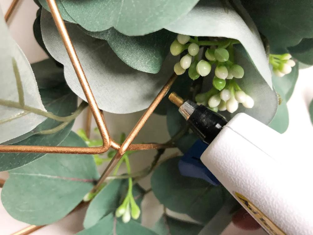 DIY Gold Geometric Botanical Photo Wreath step 3