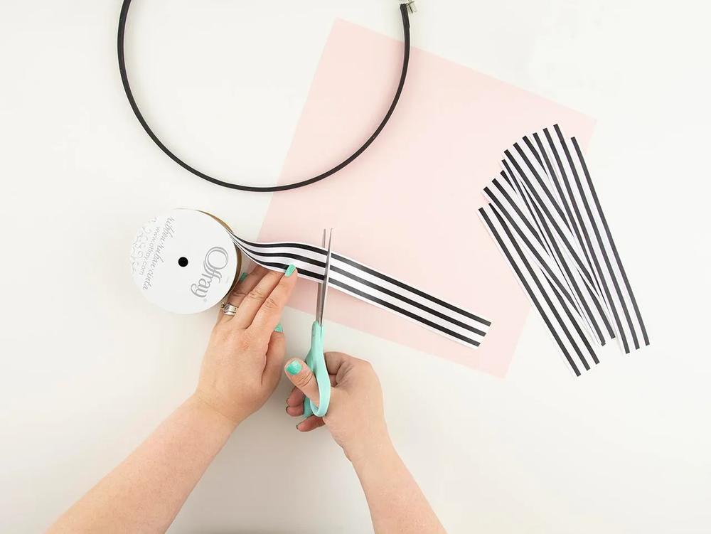DIY Boo Halloween Wreath step 4