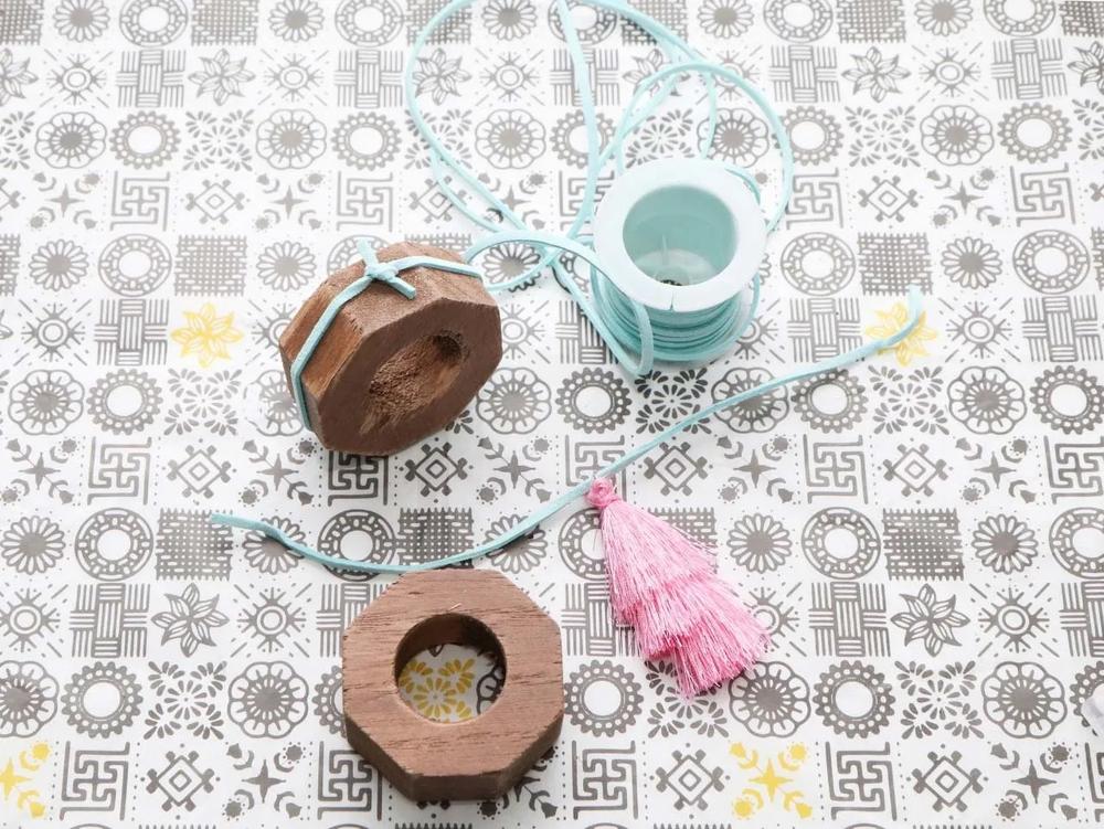 DIY Southwestern Chargers & Napkin Rings step 7