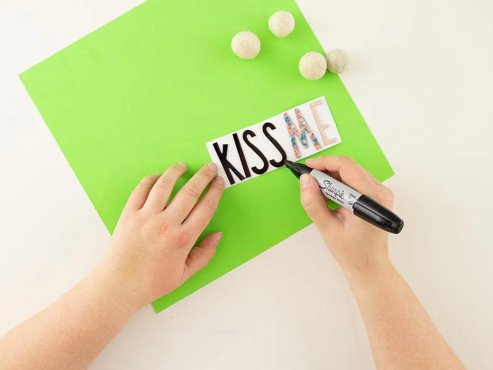 DIY "Kiss Me" St. Patrick's Day Garland step 8
