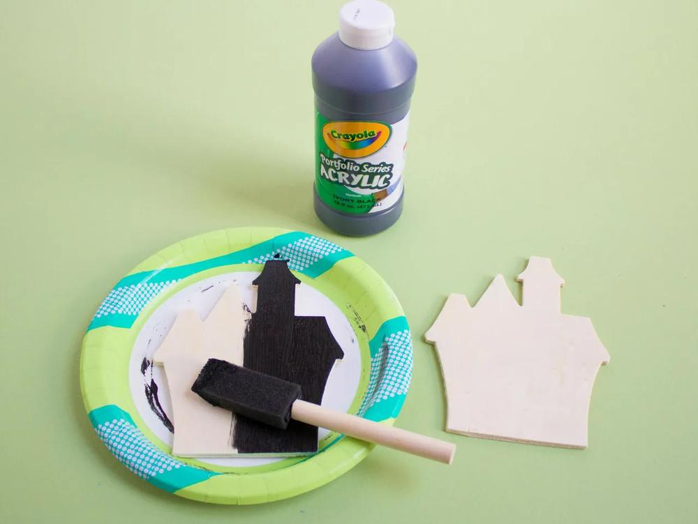 Spooky Haunted House Kids Craft step 1