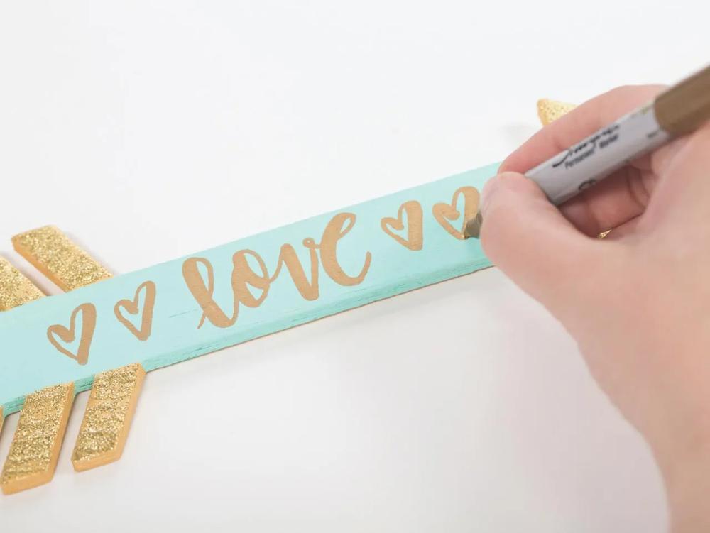 DIY Wooden Painted Arrow Garland step 5