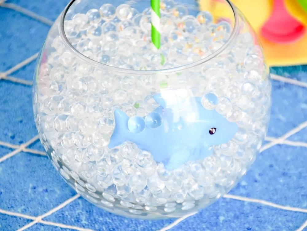 DIY Baby Shark Centerpiece step 2