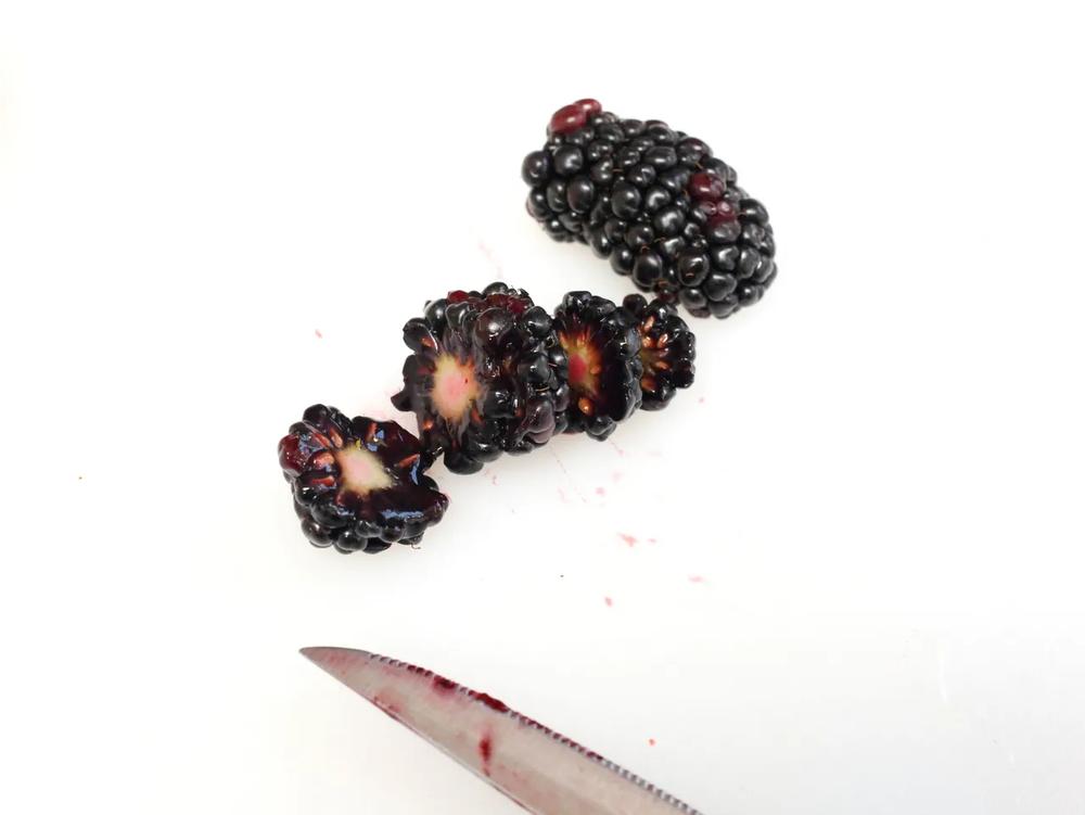 Pear, Blackberry and Elderflower Fizz step 2