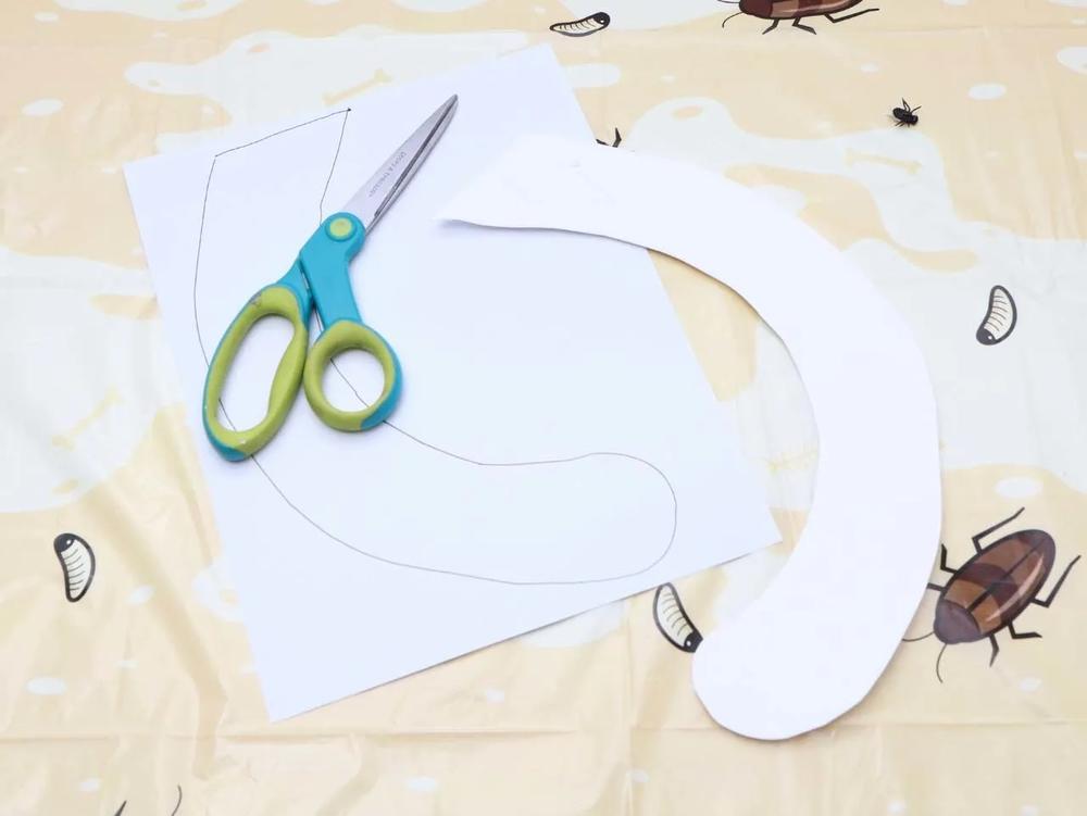 DIY Toilet Bowl Favor Display step 2