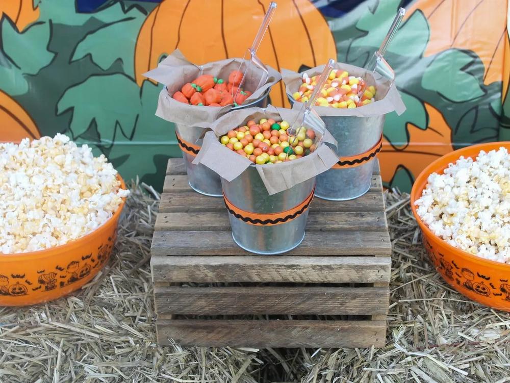 It's the Great Pumpkin Charlie Brown DIY Popcorn Bar step 4