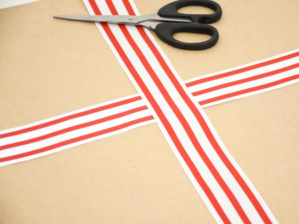 Scandinavian Style Christmas Gift Wrapping Ideas step 1 part 1