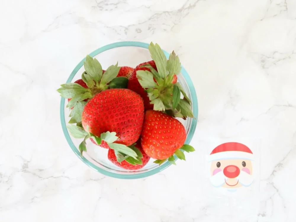 Miniature Santa Yogurt Parfait Cups step 1