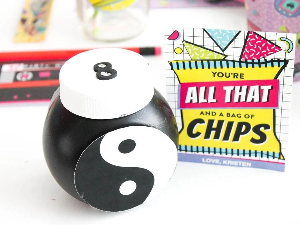 DIY Magic Eight Ball Party Favor step 8