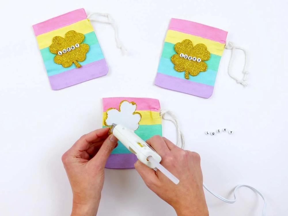 St. Patrick's Day Shamrock Favor Bags step 5