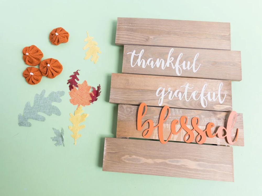 Fall Farmhouse Thankful Wood Sign step 2 part 2