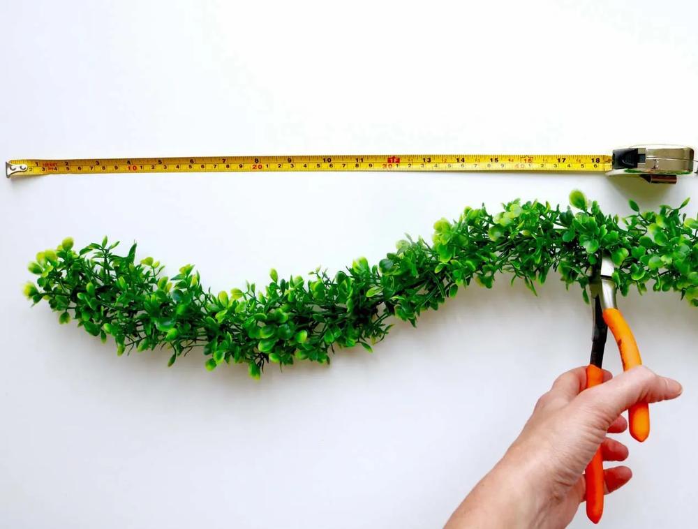 DIY Boxwood Wreath Chair Backers step 1