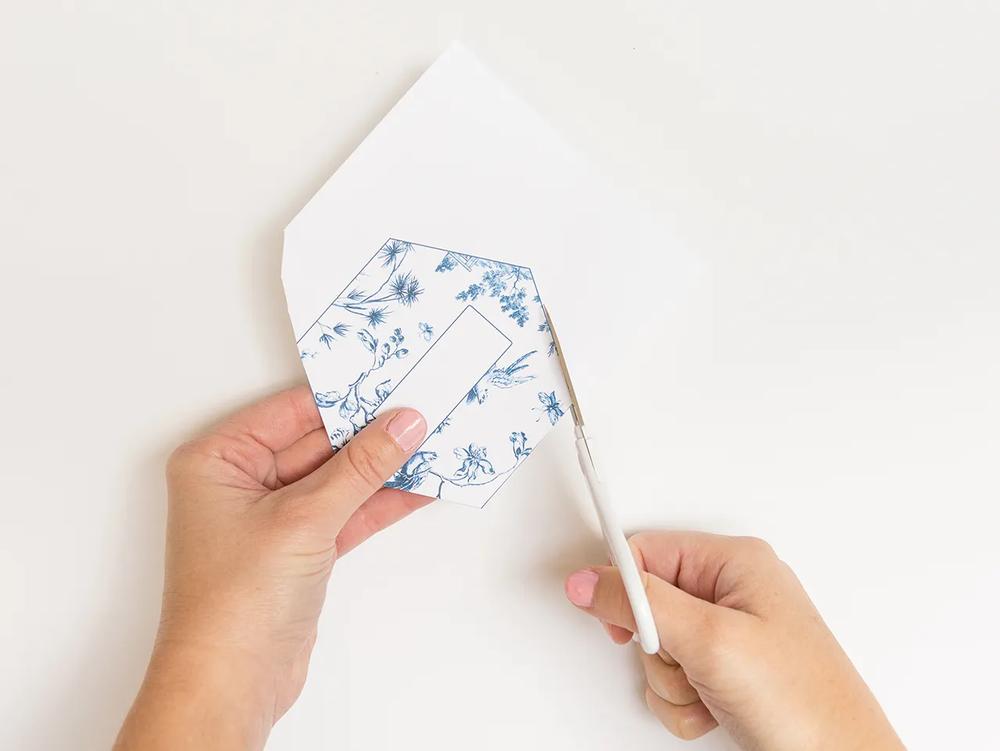 DIY Chinoiserie Place Cards step 1