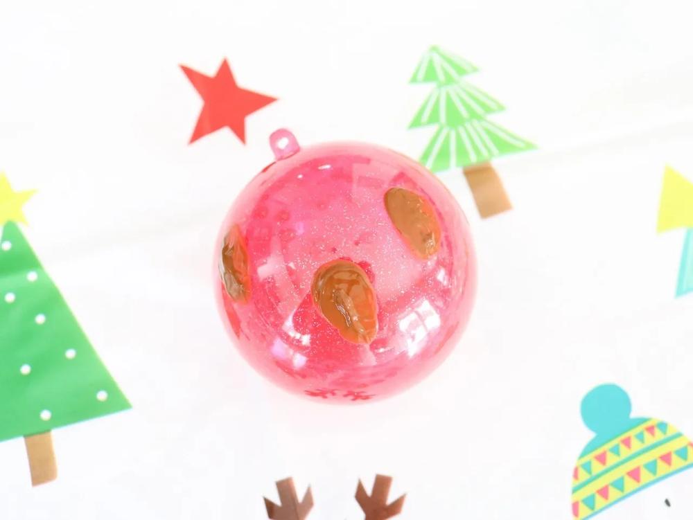 DIY Reindeer Fingerprint Ornament step 3