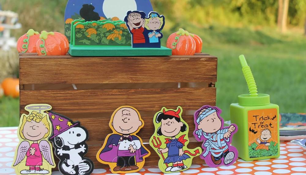 It's the Great Pumpkin Charlie Brown Outdoor Movie Party