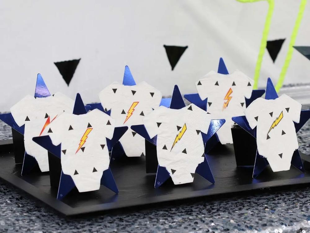 Rock N' Roll Baby Shower Favor Boxes step 7