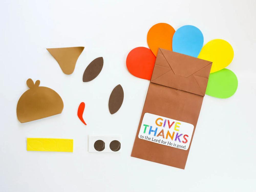 Give Thanks to the Lord Turkey Puppet Craft step 5 part 1