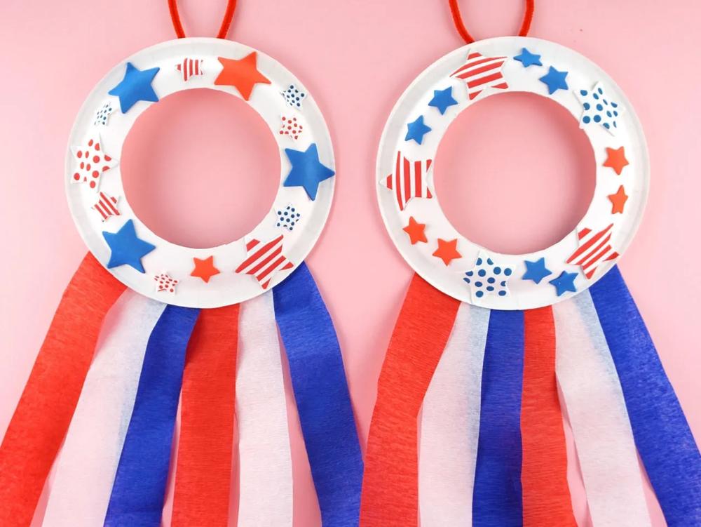 4th of July Paper Plate Wreath step 6 part 2