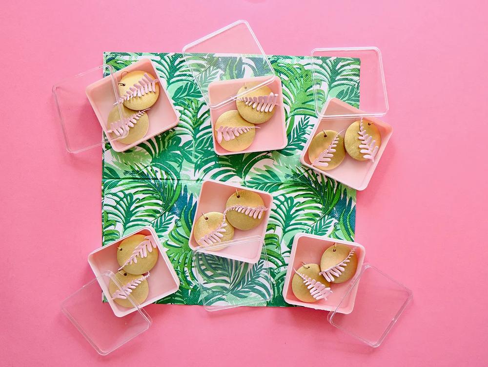 DIY Tropical Leaf Earrings Favor Idea step 8
