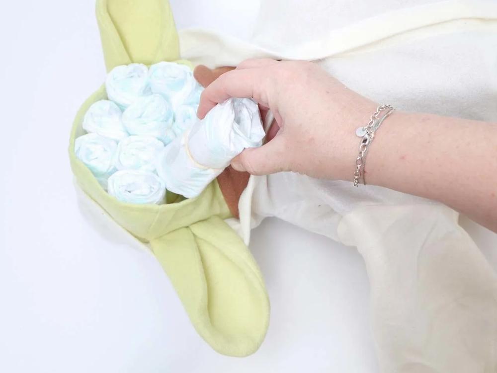 DIY Baby Yoda Diaper Cake step 4 part 2
