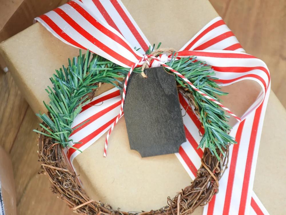 Scandinavian Style Christmas Gift Wrapping Ideas step 2 part 2