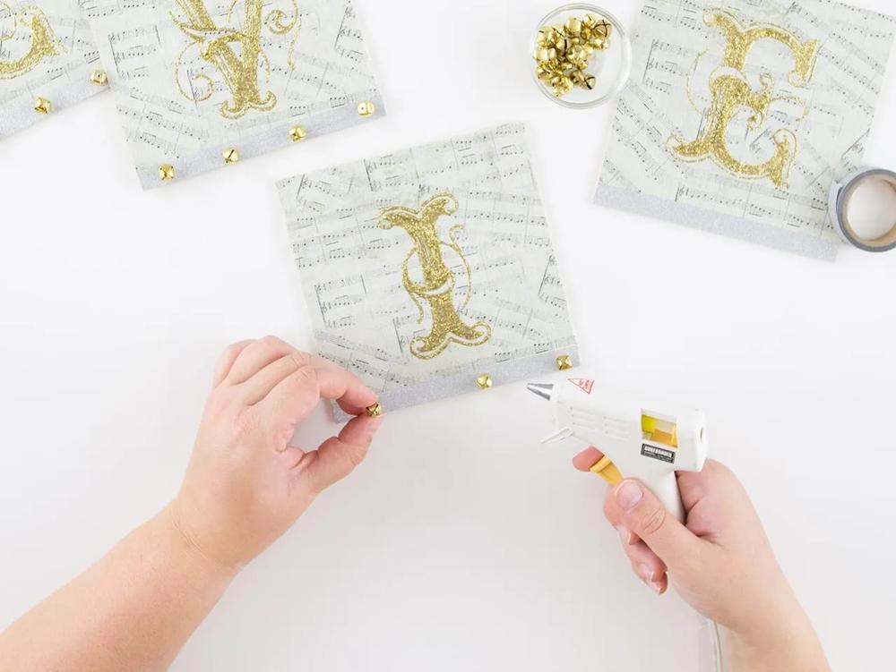DIY Believe Christmas Mantel Garland Idea step 5