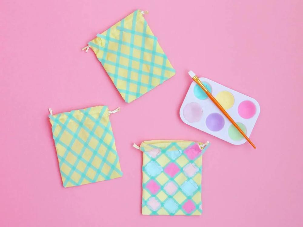 DIY Pineapple Party Favor Bags step 4