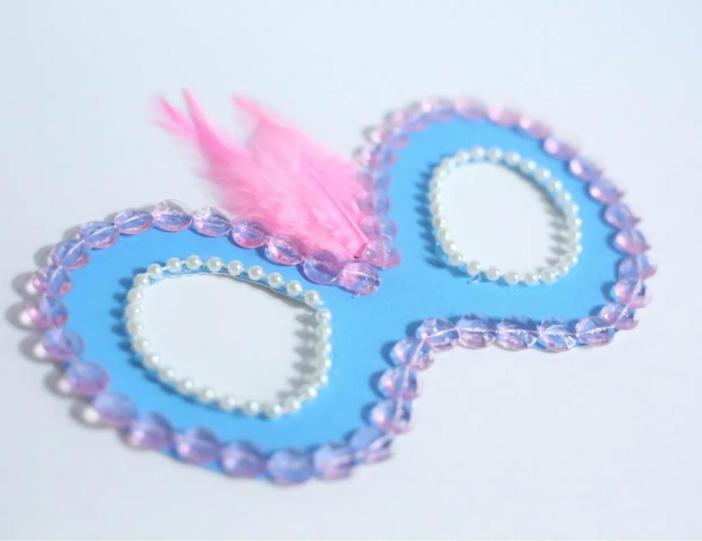 DIY Marie Antoinette Mask Favors step 4